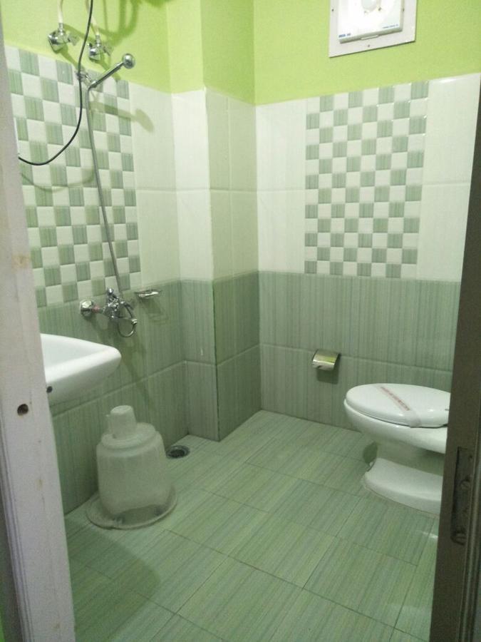 Hotel Mansarovar Banjār Buitenkant foto