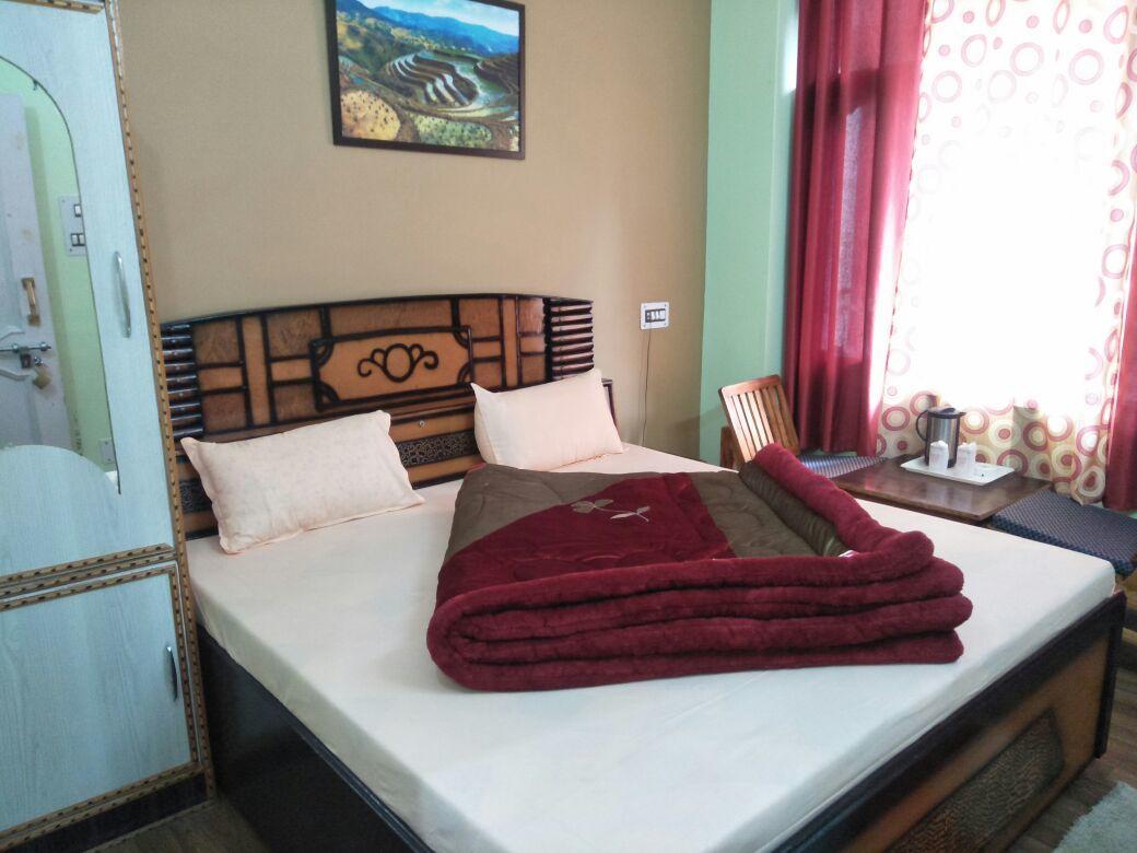 Hotel Mansarovar Banjār Buitenkant foto