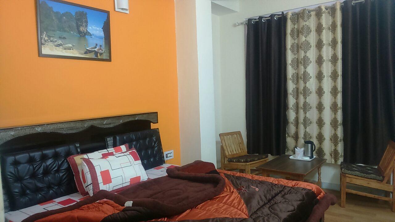 Hotel Mansarovar Banjār Buitenkant foto