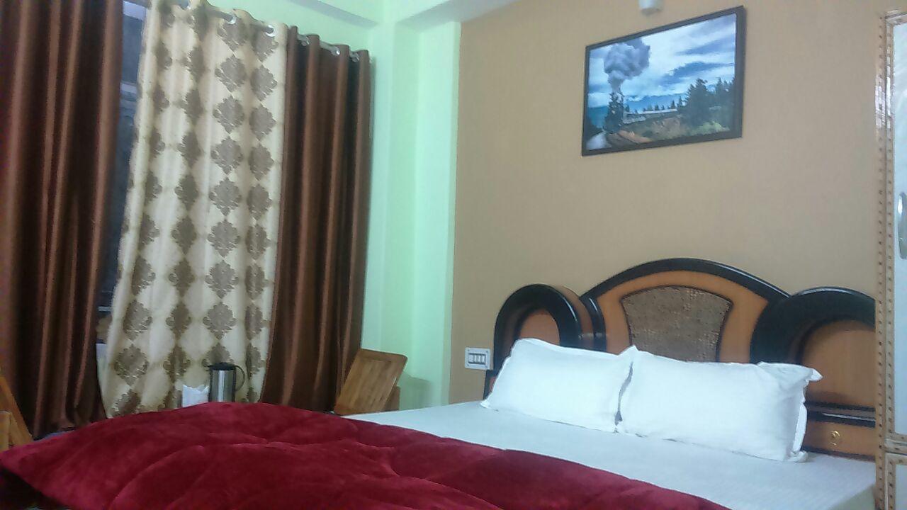 Hotel Mansarovar Banjār Buitenkant foto