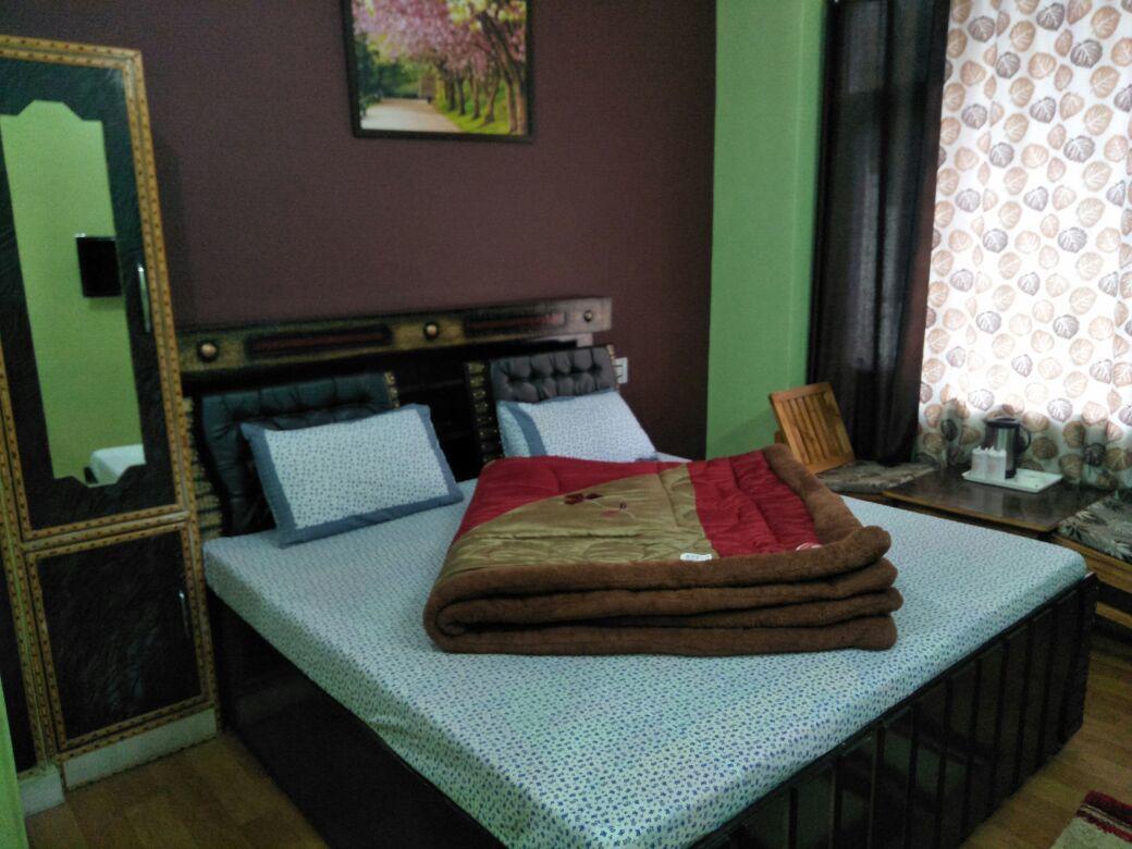 Hotel Mansarovar Banjār Buitenkant foto